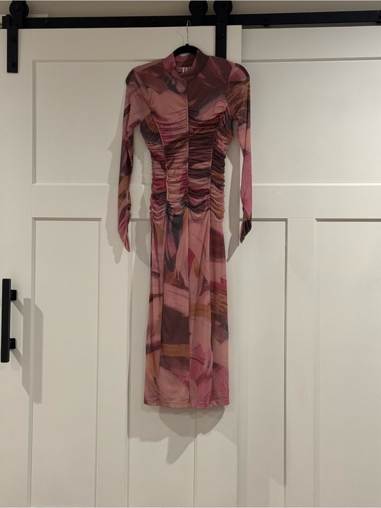 Anthropologie Dresses & Skirts - Anthropologie Pink & Brown Abstract Ruched Long-Sleeve Midi Dress